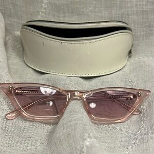 Blenders Orchid Party sunglasses with case
